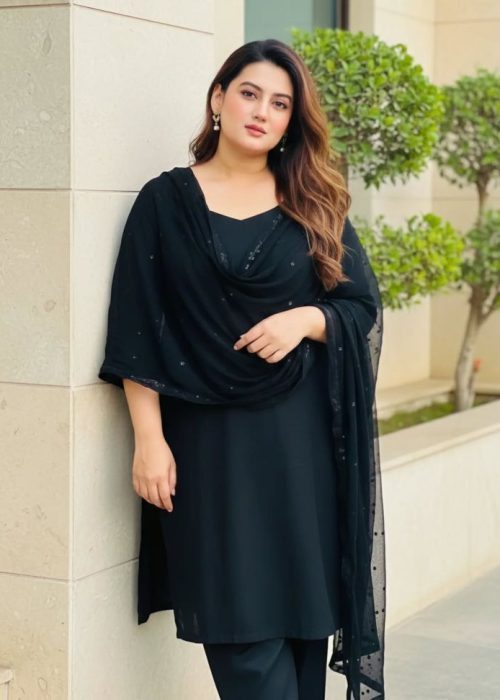 Busty-Call-Girl-Karachi